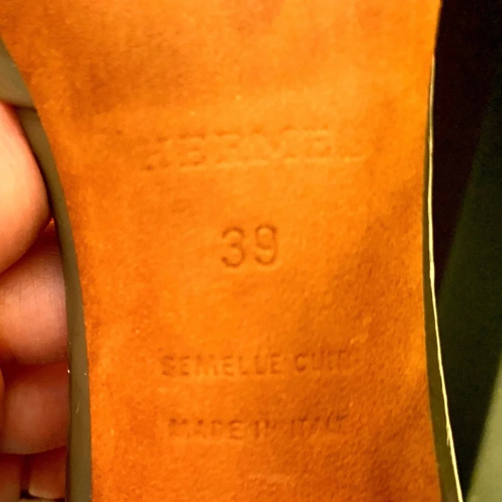 Hermes Classic Bicolour suede & leather broguing heeled pumps EU 39 - Picture 7 of 8